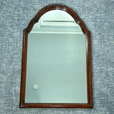 LARGE MIRROR IN CARVED WOOD FRAME | Large mirror with curved top in solid carved wood frame. - l. 45 x w. 29.2 in

