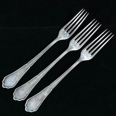 (3PC) 800 SILVER FLATWARE | Comprising: 3 800 silver dinner forks by Bremer Silberwarenfabrik, total weight: 6.4 ozt. - l. 8.25 in

