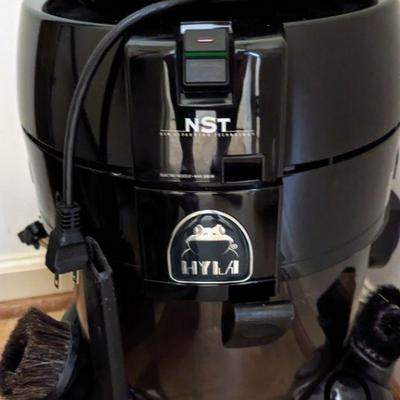 HYLA vacuum