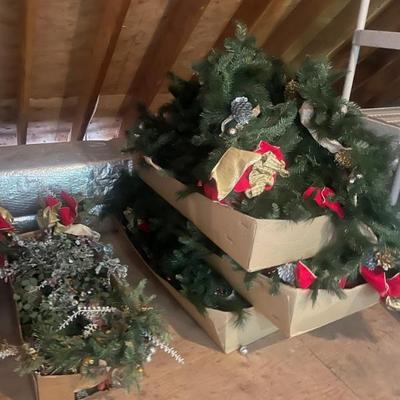 Holiday Decor/Garland