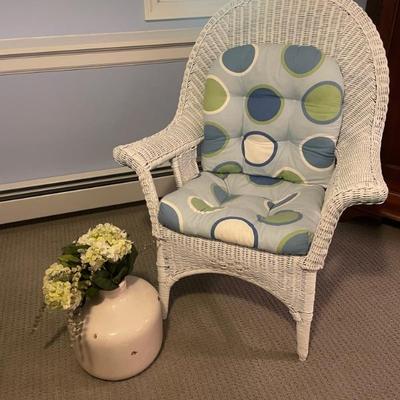 White Wicker arm chair with cushions