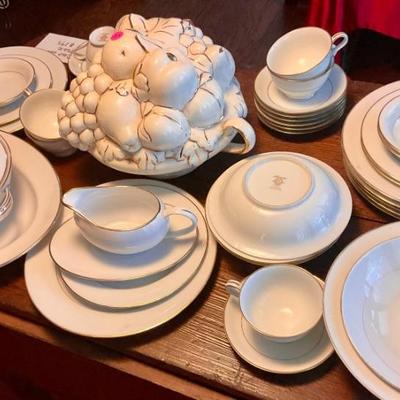 Noritaki dinnerware gold on white