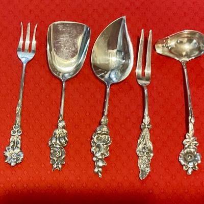 Flower pattern serving pieces