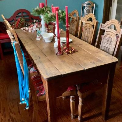 Pegged farm house table
