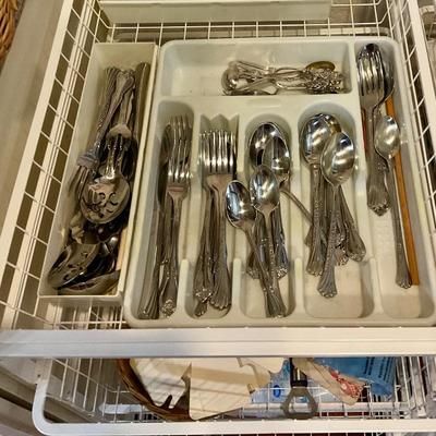 Stainless steel flatware