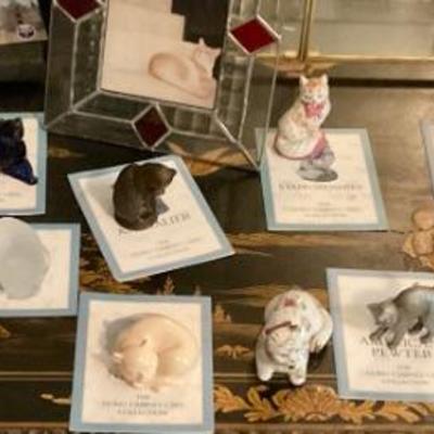 Cat figures