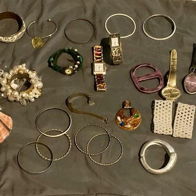 Braclets