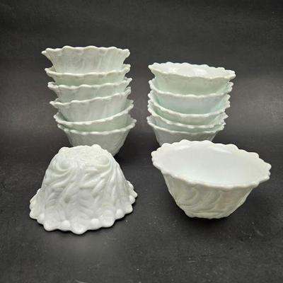 milk glass cups