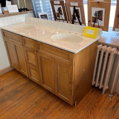 W61" D22" H351/2
Cultured Marble