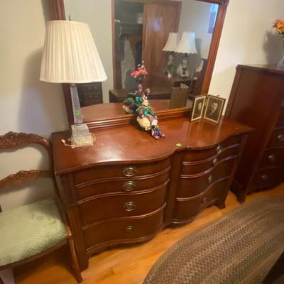 Ladies dresser (1940s)