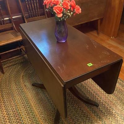 Duncan Phyfe drop-leaf table