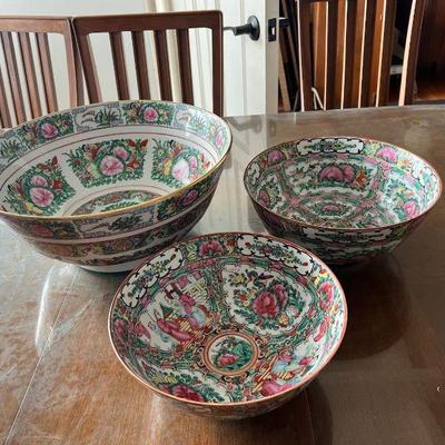 NVN176- (3) Rose Medallion Bowls