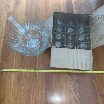 NVN064 Williamsport Crystal Punch Service Set