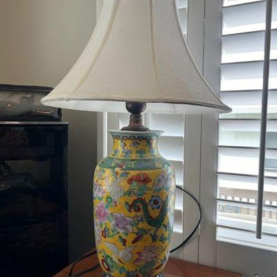 NVN028- Beautiful Asian Style Yellow Vase Table Lamp