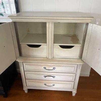 NVN172- White Wooden Cabinet