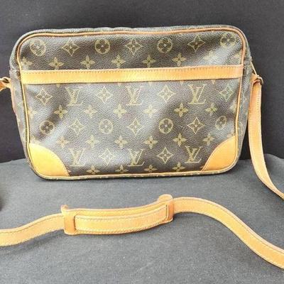 NVN125 - *Louis Vuitton like Shoulder Bag