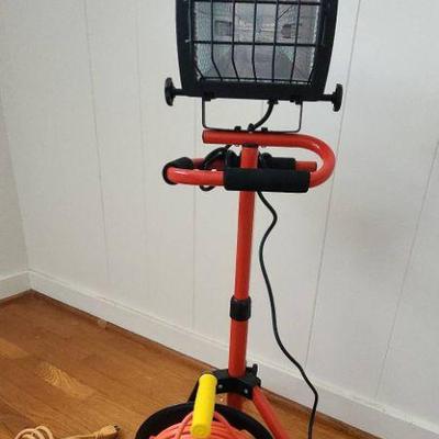 NVN092 - Adjustable Work Light and Extension Cords 
