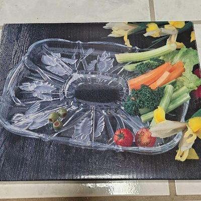 NVN140-Crystal Passion Flower Etched Chip & Dip Tray