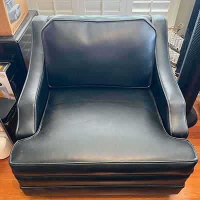 NVN029- Comfy Black Leather? Arm Chair