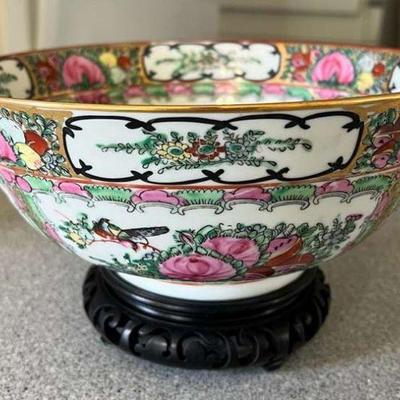 NVN195- Porcelain Rose Medallion Bowl