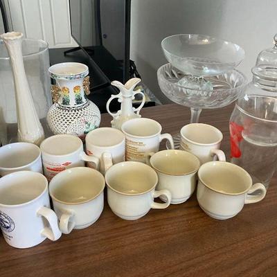 NVN208- Various Glassware & Decor 