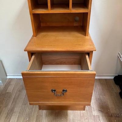 Desk/filing cabinet