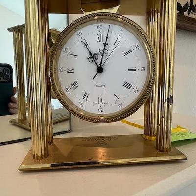 Mantle clock