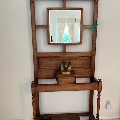 Hall tree