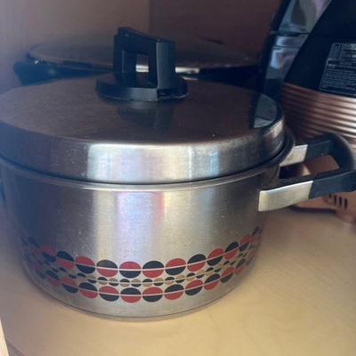 Pressure cooker