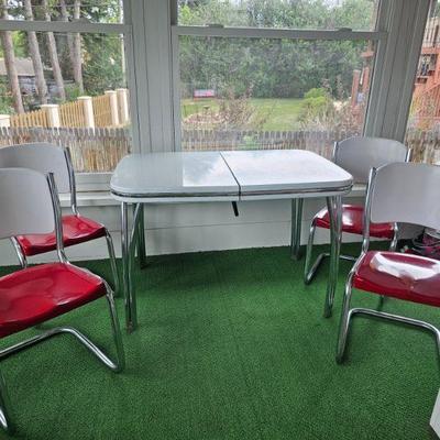 Vtg/Retro Metal Dinette table and 4 metal chairs- Fine condition