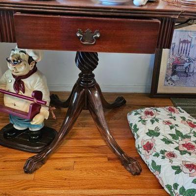 Vtg. Mahogany Drop Leaf Dining Table- No Chairs