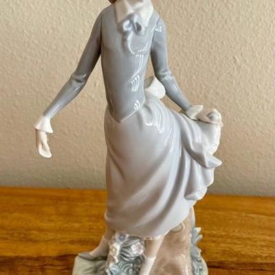 Lladro 11" Hand Made In Spain Young Lady In Trouble Figurine 22J (as Is)