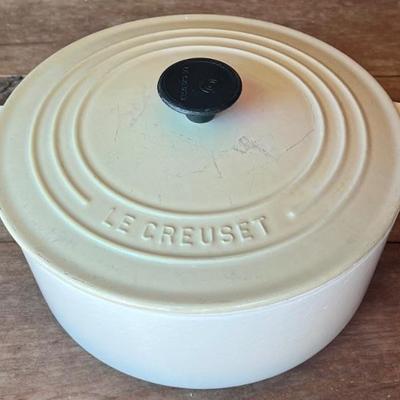 Le Creuset France White Enamel Cast Iron 3 1/2 Quart Dutch Oven Number 22