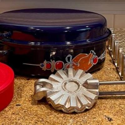 Blue Enamel On Steel Lidded Roaster, Vitantonio Pizzelle Maker, Tortilla Warmer, Apple Core, Taco Stands