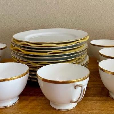 (18) Golden Heritage Minton Bone China White And Gold Rim Cups And (9) Ten Strawberry Street Plates