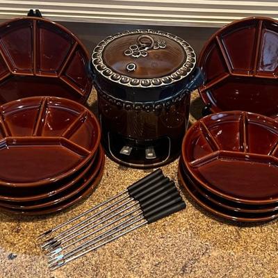 Rosenthal Bjorn Winblad Fondue With (9) Brown Ceramic Fondue Plates And (8) Picks