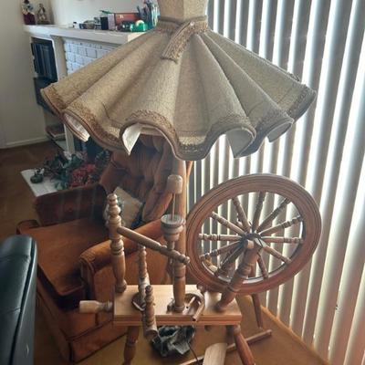 Antique spinning wheel lamp