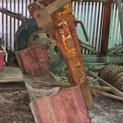 Tractor Implement https://levyestateservices.hibid.com/lots