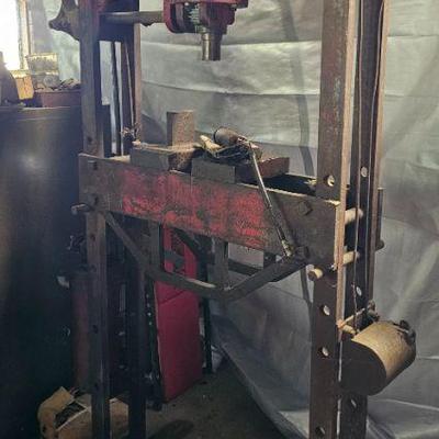 Shop Press - VICKERS
