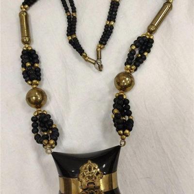 NECKLACE WITH VELVET LINED PENDANT LOCKET
