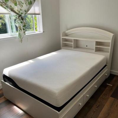 White Wood Frame Full Size Bed And Mattress