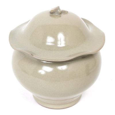 Beautiful Chinese Celadon Glazed Jar w/Lid