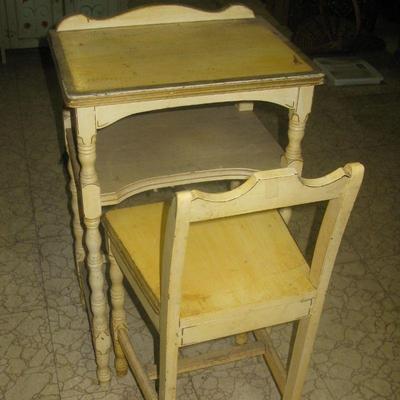 childs desk and chair BUY IT NOW $ 30.00