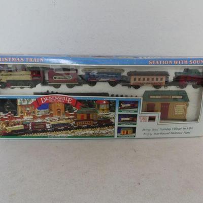 Vintage 1994 New Bright Toys Dickensville Holiday Train Set - In Box