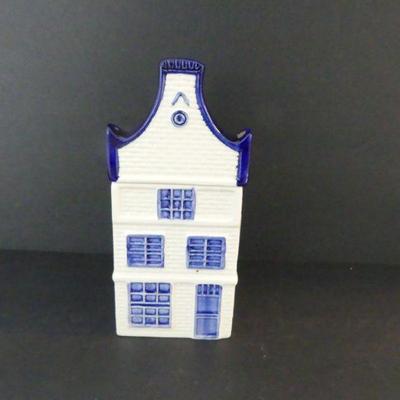 Vintage 1981 Delft Blue JDAi Stamp Canister - 3" x 3¾" x 7"