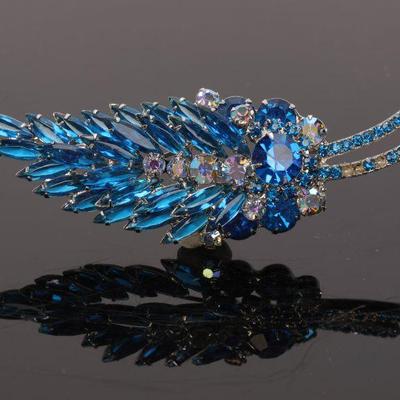 Vintage Rhinestone brooch