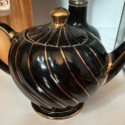 Sadler Teapot