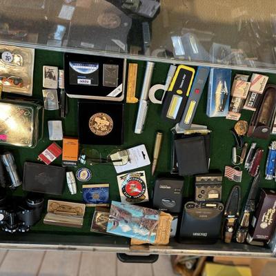 Fantastic selection of smalls, some better jewelry, 