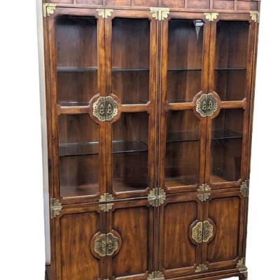 #111 • Henredon Asian-Style Diaplay Cabinet with Drawers, Brass Decor
WWW.LUX.BID