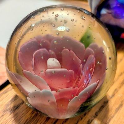 Stunning glass paperweight